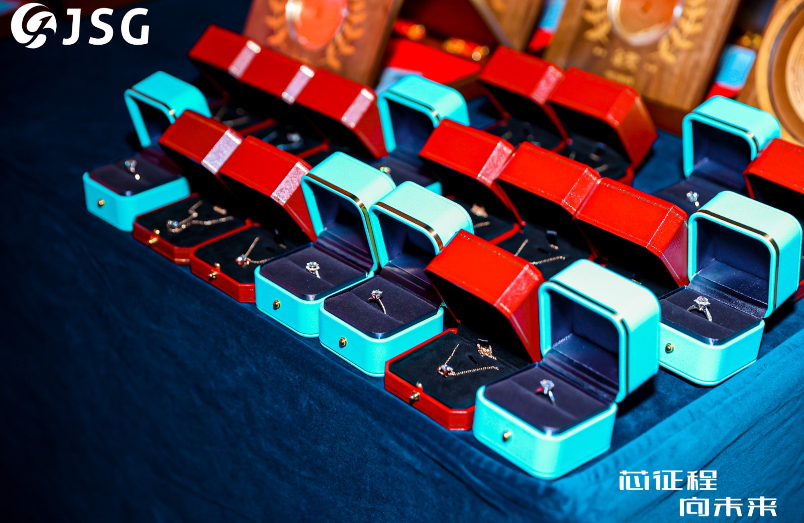 钻石.jpg 钻石.jpg